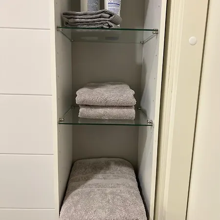 Kiva Yksioe Kahdelle * توركو